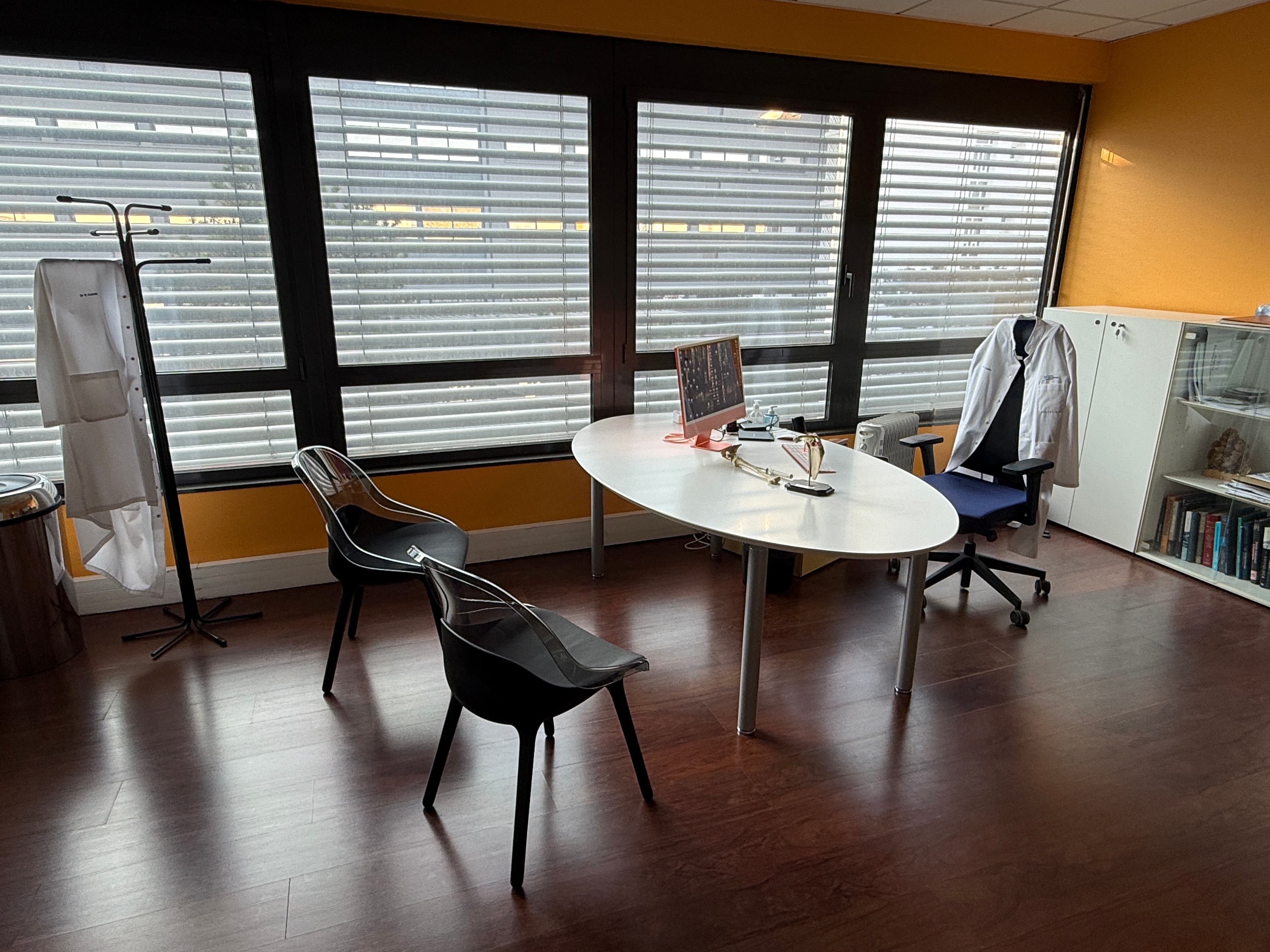 Bureau de consultation — Centre Orthopédique Santy