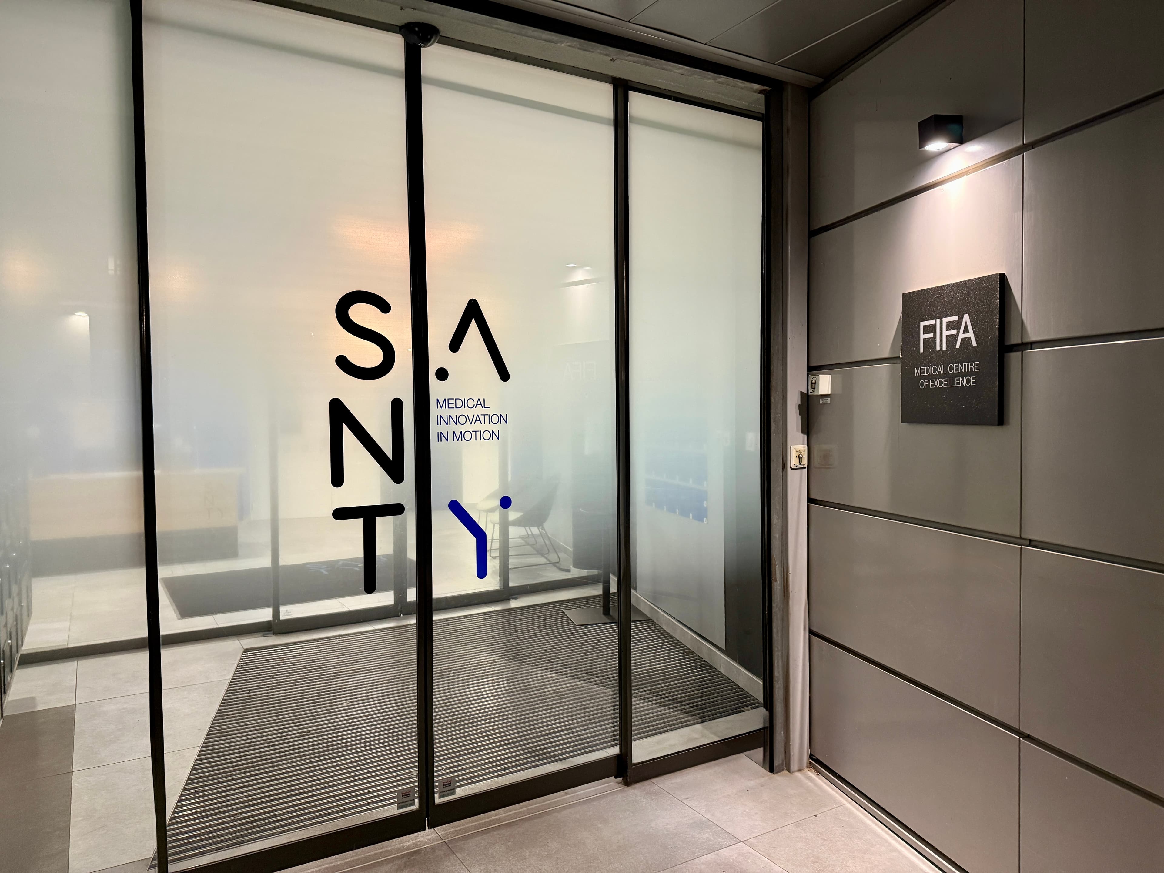 Entrée du Centre Orthopédique Santy